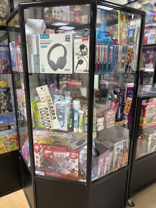 Продам стеклянные витрины