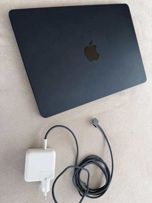 MacBook Air 13 M4 2025 / 16GB / 256GB / 100% батерия / без забележки