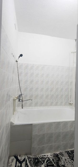 Ю-абад 4 квартал 2/3/4. 52м² кирпич, ремонт есть, срочно!!!