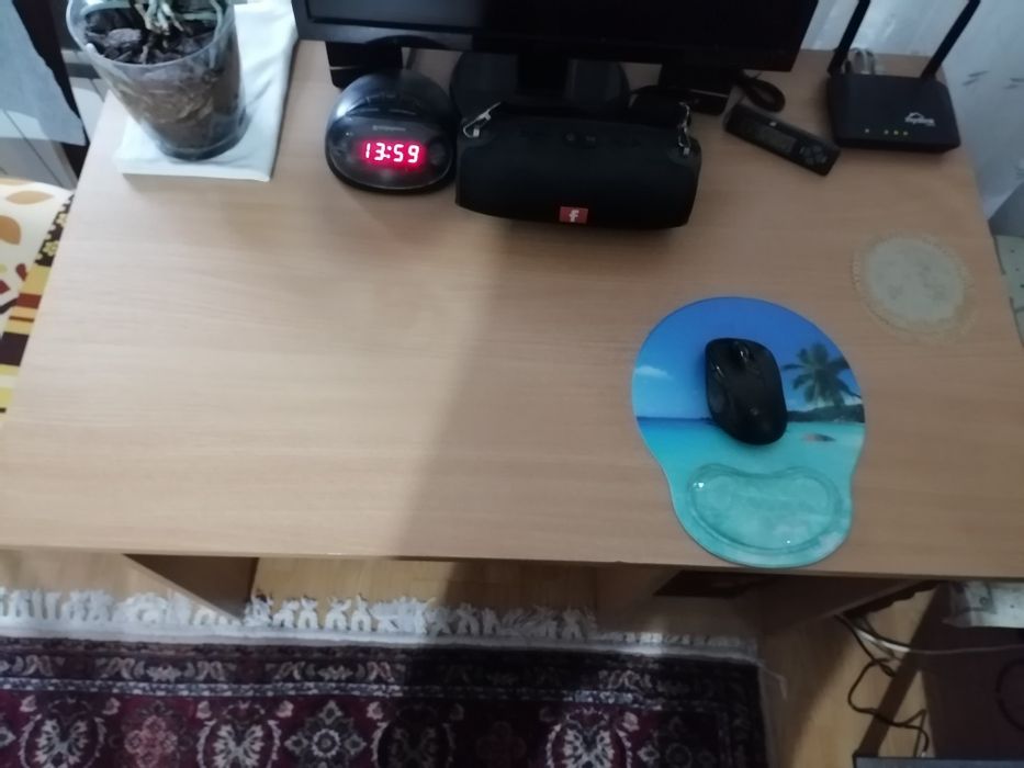 Офис маса цвят махагон 30 евро