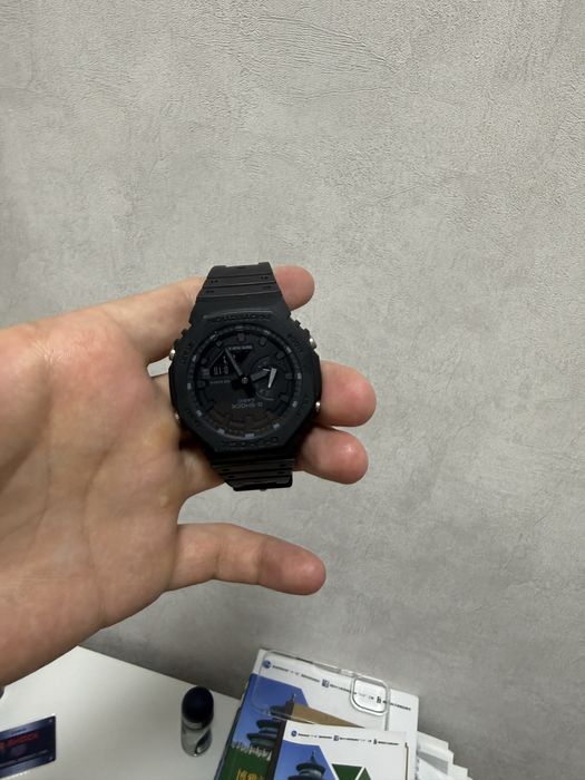 Casio G-Shock GA-2100-1A1ER в полностью черном исполнении