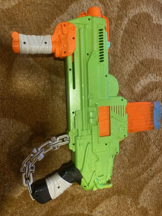 Нёрф колекция зомби не сломанный