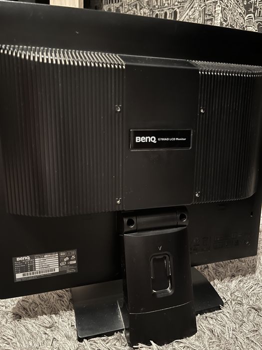 Монитор новый