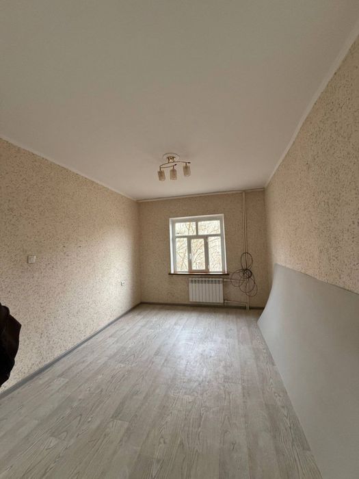 Срочно продам ! 1 комн/3/5  ( 40 квм) Авиасозлар -2 рынок Кадышева