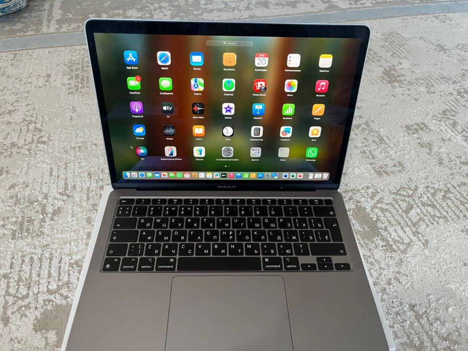 Macbook Air wiht Apple M1 chip