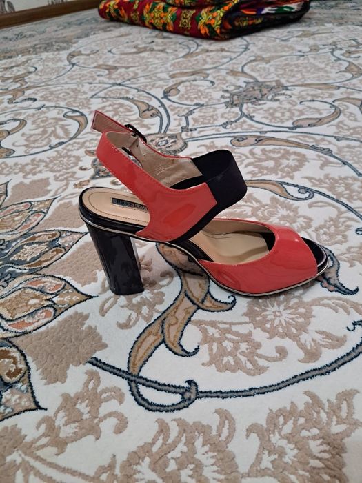 Кийилмаган, янги оёк кийим