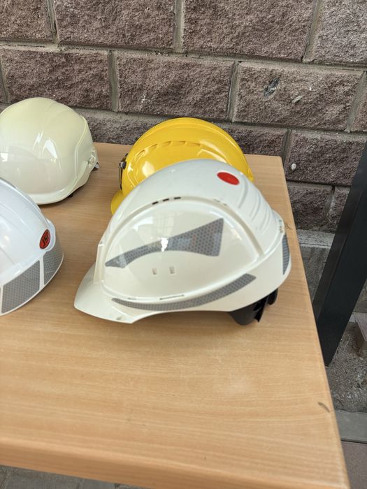 Каски строительные, шахтерские