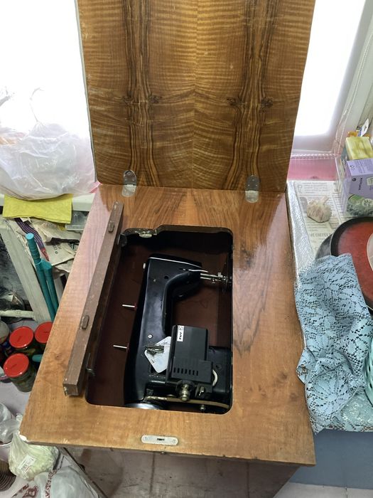 Швейная машинка Германия