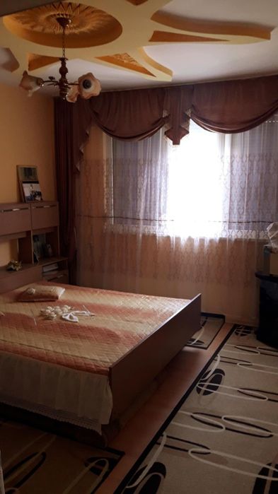Продава се Четиристаен апартамент в Свищов - 130 кв.м за 471 €/кв.м - Снимка #1