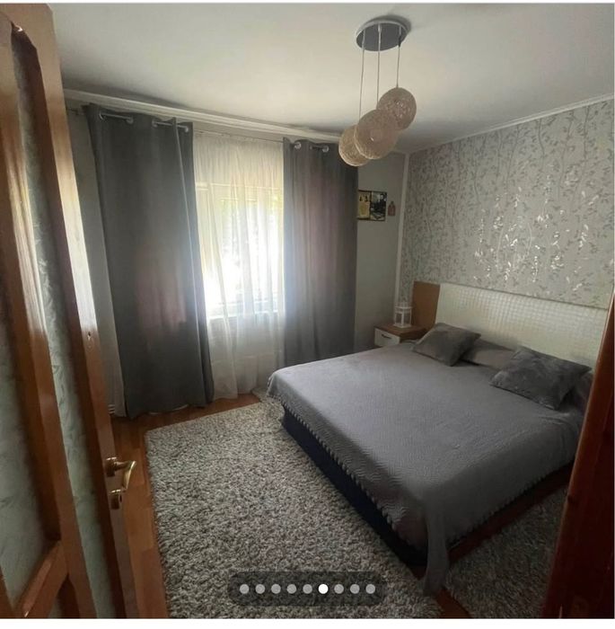 Apartament de vanzare /