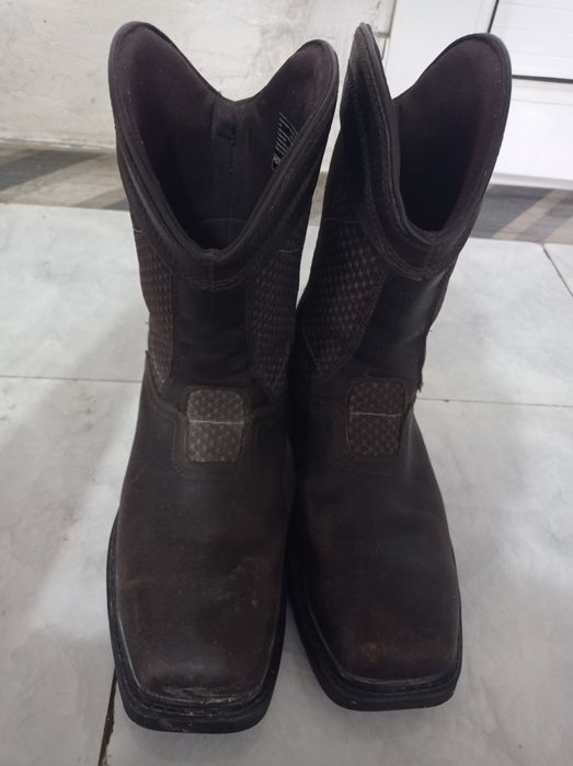 Продам кожаную рабочую обувь