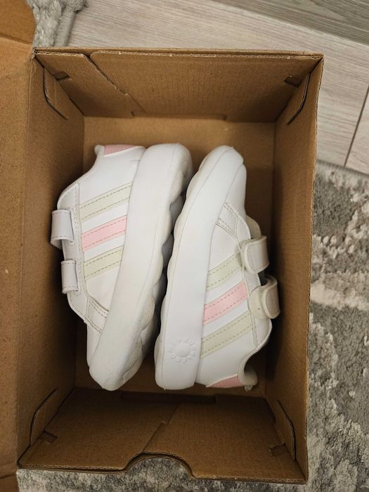 Маратонки за момиче