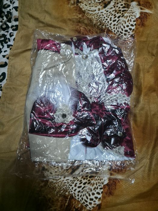 Vând costum De Print