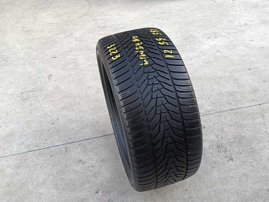 O anvelopa iarna 285 35 21 hankook winter Icept evo 3 cu 7,5 mm 3223