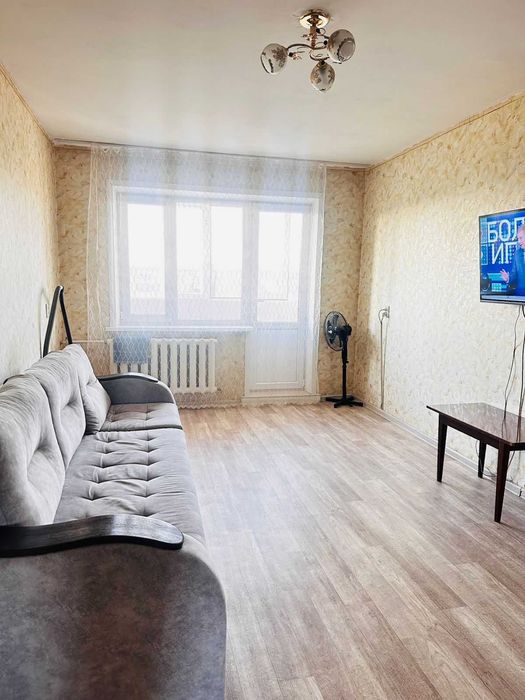 Продам 2 ку ломоносова 11\2