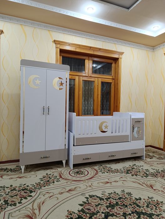 Bolalar uchun kravat shkaf