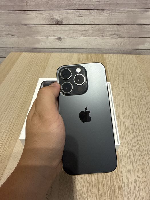 iPhone 15 Pro 128GB в цвят Black Titanium!