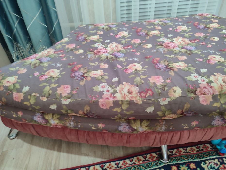 Продам пуфики 2 штуки