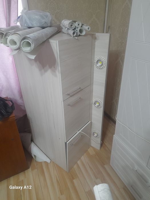 Продам большой шкаф.