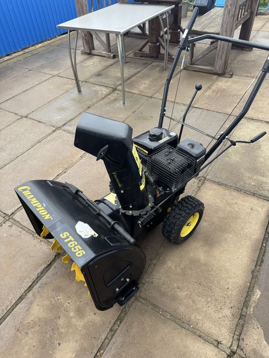 Снегоуборщик для дома и участка