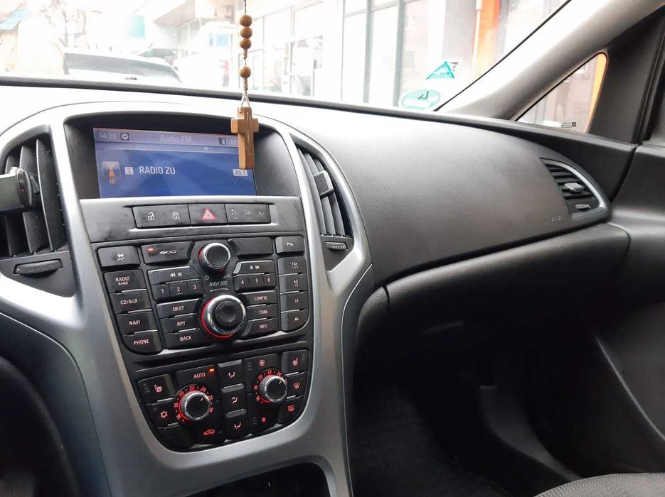 Opel Astra J Sports Tourer – diesel – 2013 – break spatios + carlig