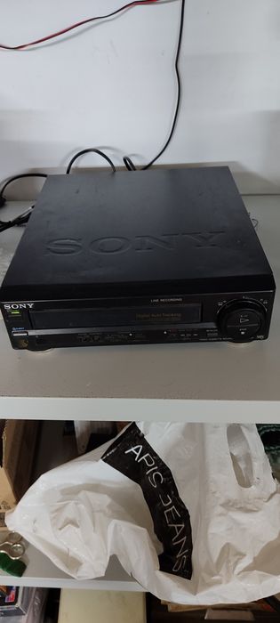 Видео магнитафон Sony и DVD плеер BBK