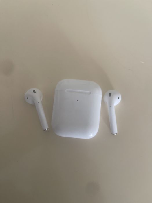 AirPods оригинал продаю за пять тыщ