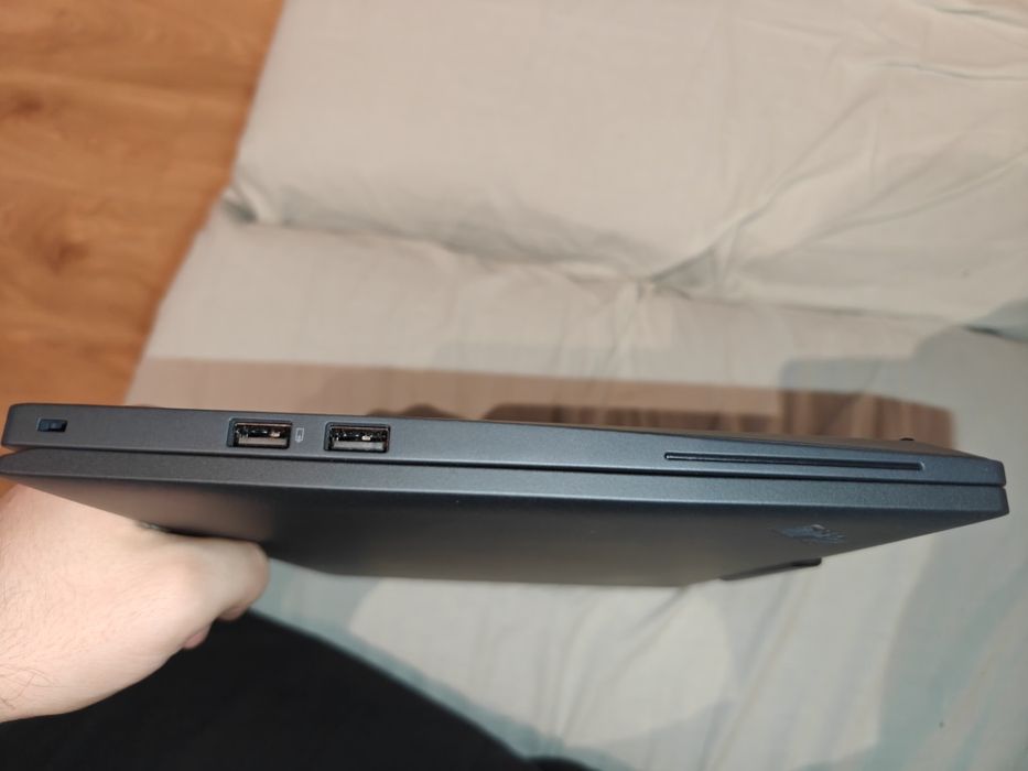 Lenovo Thinkpad T14S > Core Ultra 5 | 32 RAM | 512 SSD