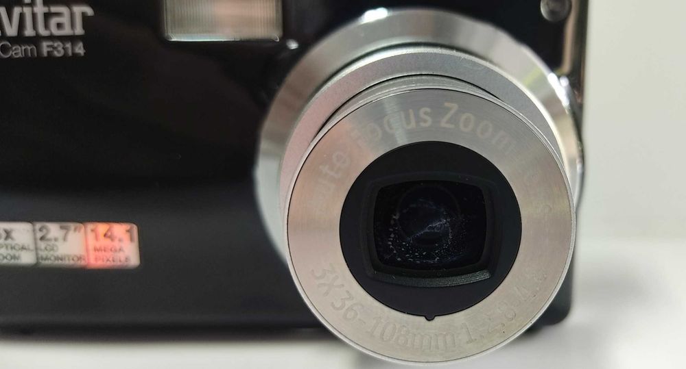 Чудесен, лесен фотоапарат VIVITAR F314