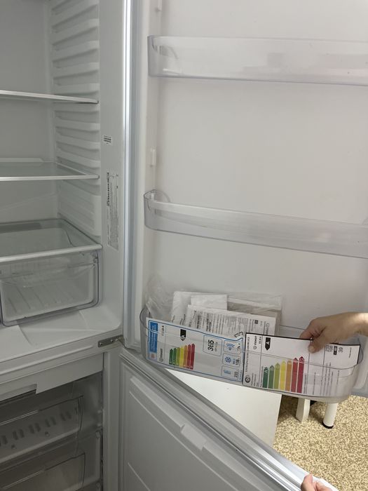 Indesit холодильник