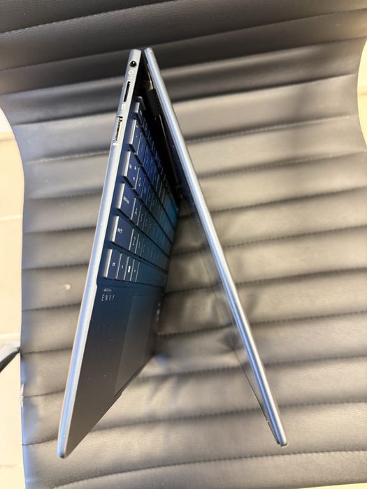 Лаптоп и таблет Hybrid HP Envy x360 2-in-1 Laptop 13- bf0029nn
