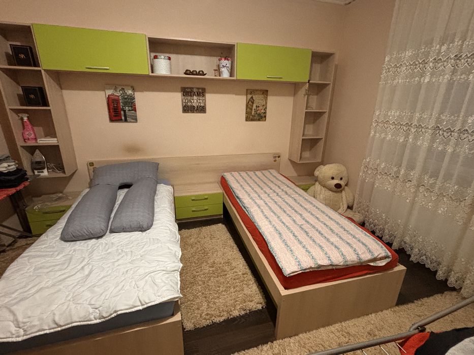 Vand mobilier camera copii