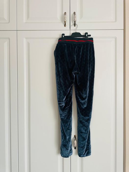 Pantaloni de trening masura M/L , din catifea gucci