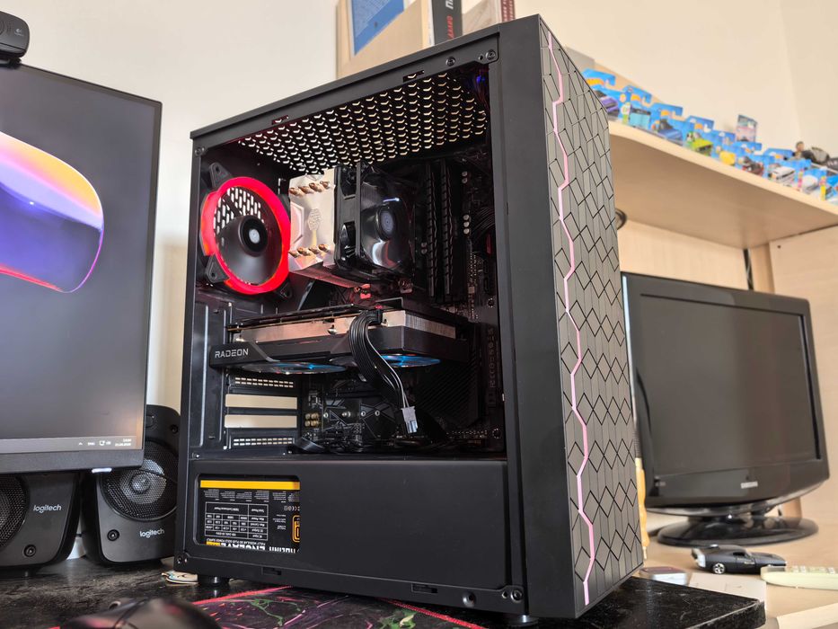 Геймърски компютър Ryzen 5 5600, RX 6600, 16GB Ram, 512GB SSD, 700W Gold