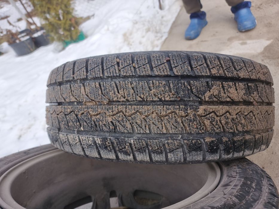 Продам диски с зимней резиной