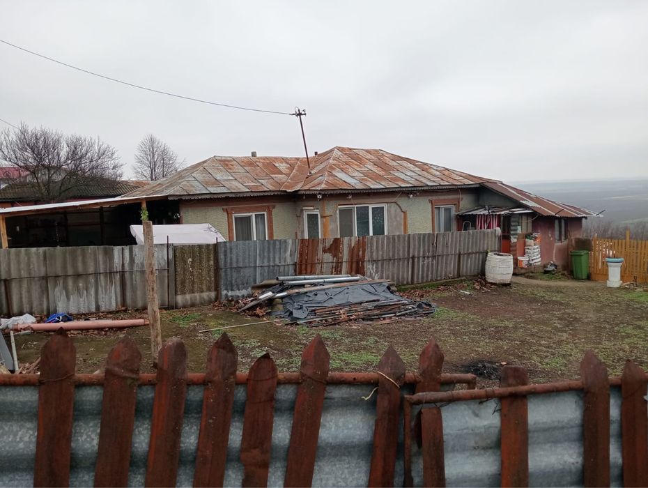 vand casa batraneasca