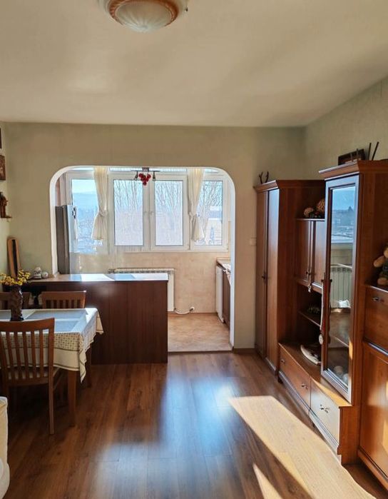 Двустаен апартамент в ж.к. Дружба 2