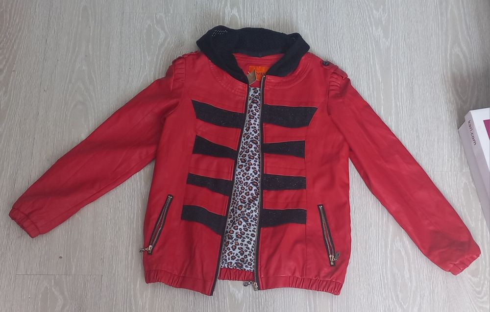 Новая куртка 42 р юбка экокожа