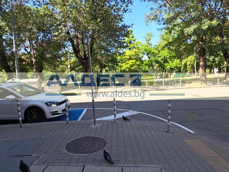 Просторен, тристаен ап. в Банишора!