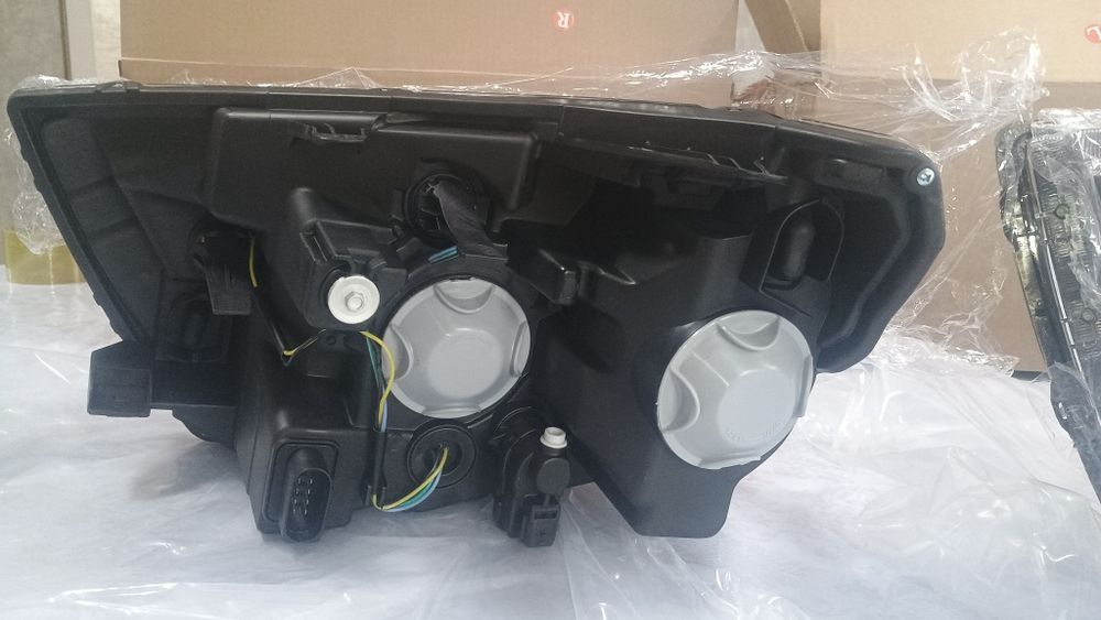 Фара для автомобилей Лада Веста комплект