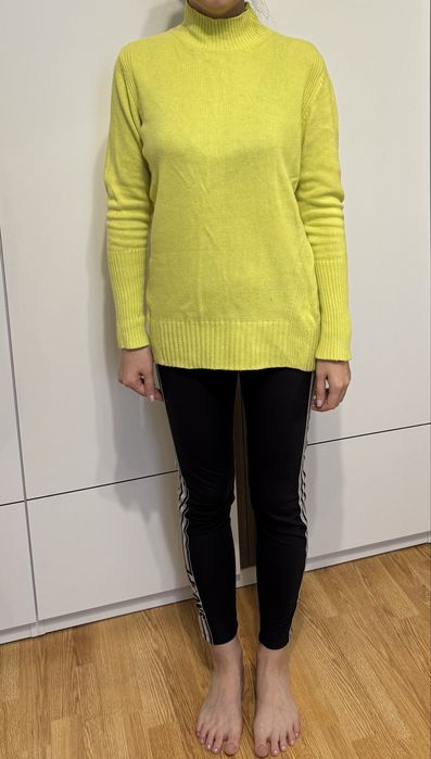 Лимонный свитер