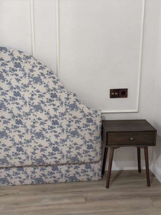 Tăblie de pat noua cu model