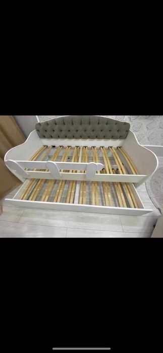 Диван раскладной 2х местный