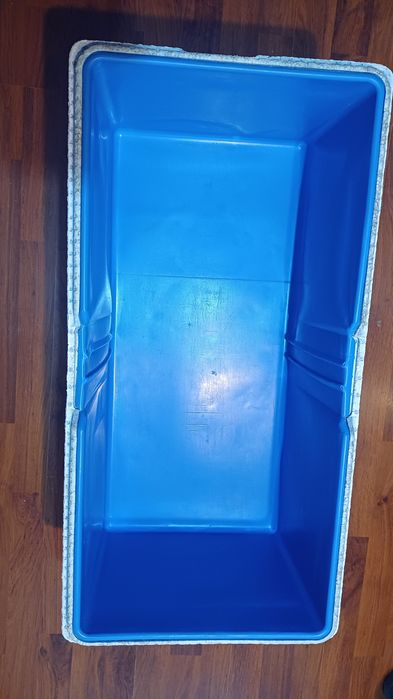 Vând cutie termoizolanta  polistiren .