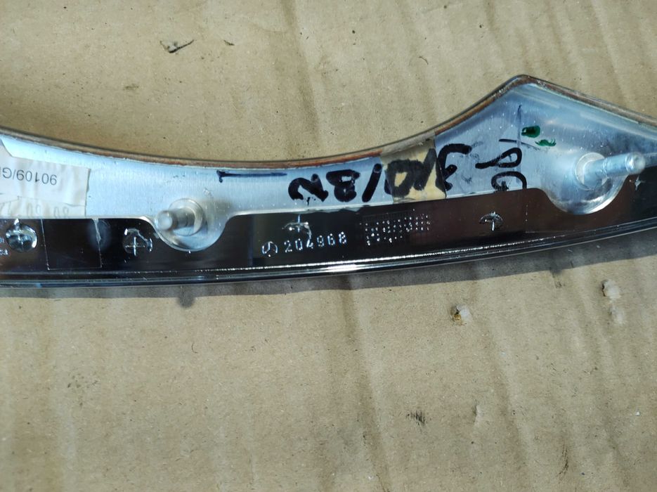 Декоративна Лайсна Задна Дясна Врата Mercedes E class W211 V6 Tmodel