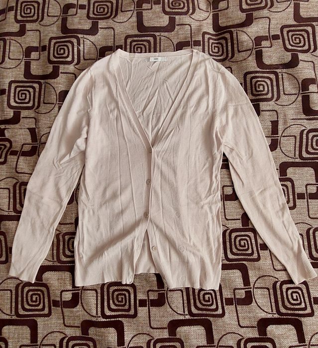 Продаются кофты для девочки