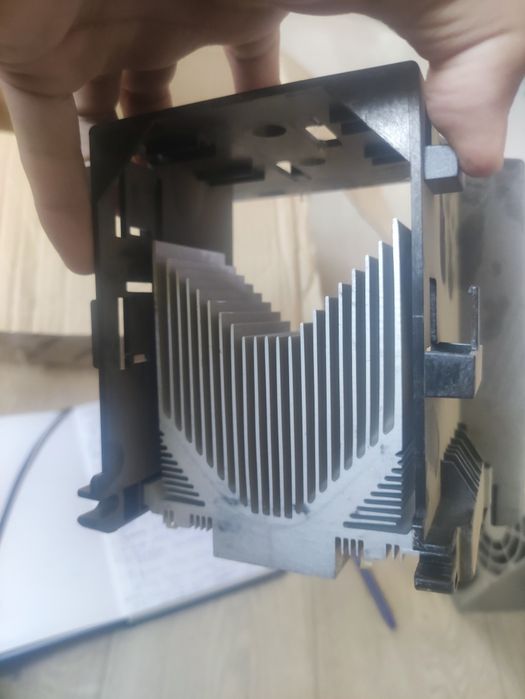 Коробка с запчастями для компьютера