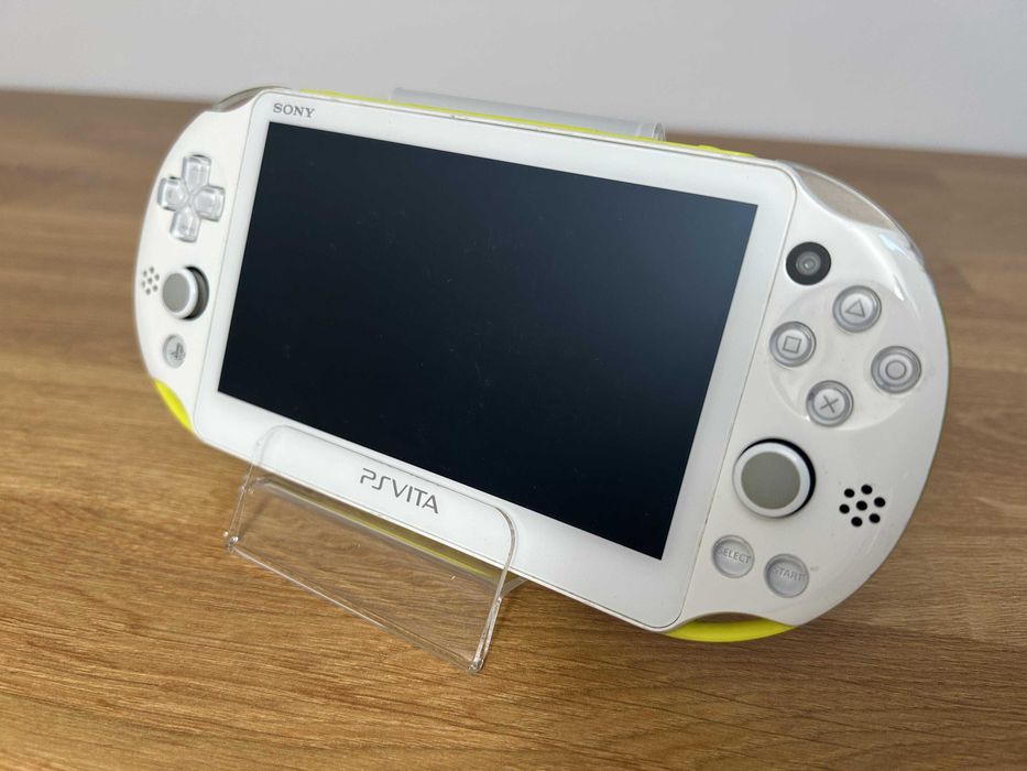 PS Vita Slim modată — cadou perfect, jocuri incluse | Japonia