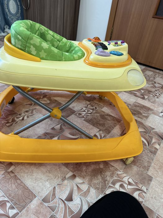 Продам детские ходунки Chicco