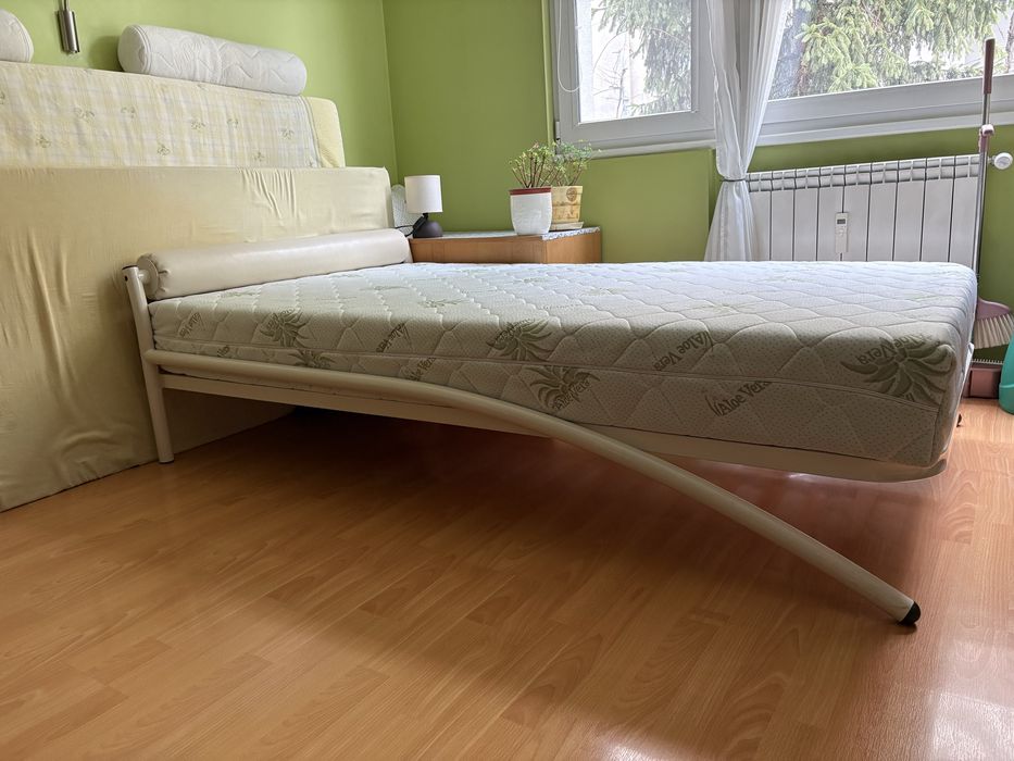 Легло с мемори матрак